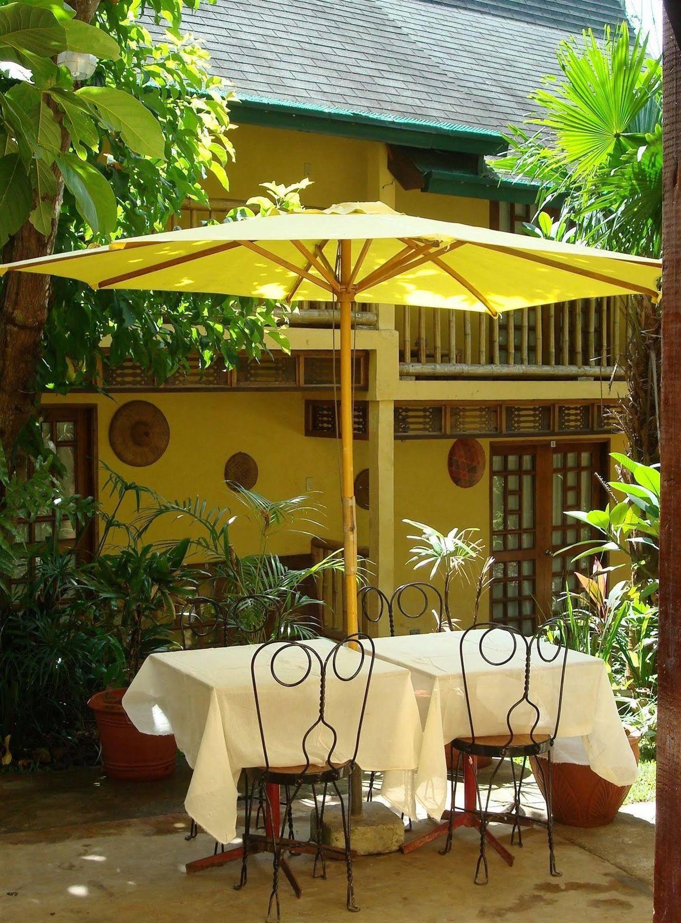 Sun Garden Hilltop Resort Manoc-Manoc Extérieur photo
